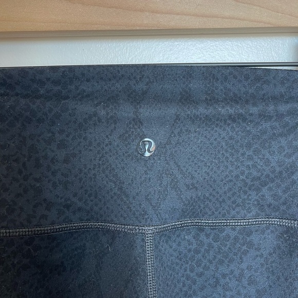 Lululemon High Times Pant *Tech Mesh Desert Snake Deep Coal Black - Picture 12 of 12